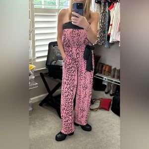 Brand new super cute jumpsuit in multi black and pink leopard print.